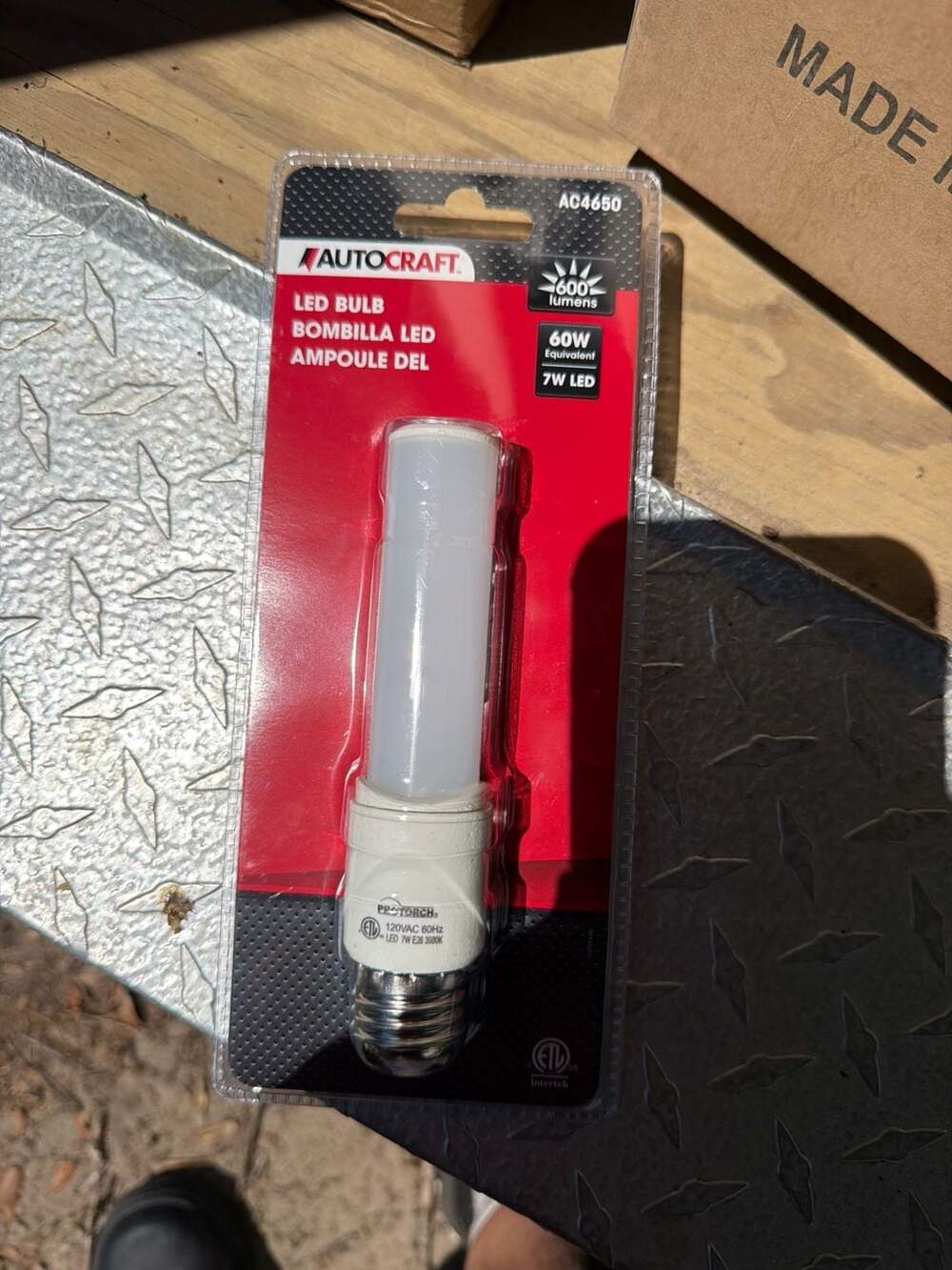 Autocraft AC4650 600 Lumen LED Replacement Bulb 60W Equivalent 7W E26 3000K 12 p